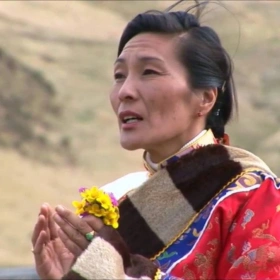 Mantra Chanting und Jewel Tibet Dance mit Dechen Shak Dagsay