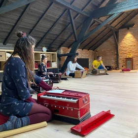 Harmonium & Mantra Beginner Workshop