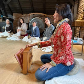 Mantra Chanting & Jewel Tibet Dance mit Dechen Shak Dagsay