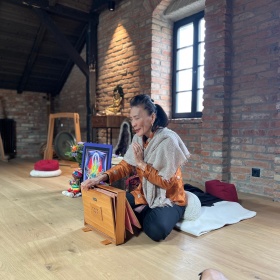 Mantra Chanting & Jewel Tibet Dance mit Dechen Shak Dagsay