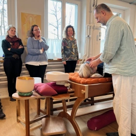 Heilklang erfahren – Einführungsworkshop für Monochord & Klangliege