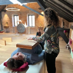 Heilklang erfahren – Einführungsworkshop für Monochord & Klangliege
