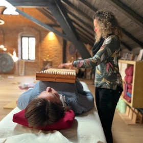 Heilklang erfahren – Einführungsworkshop für Monochord & Klangliege