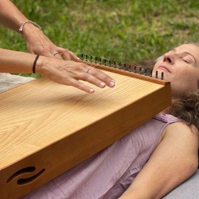Heilklang erfahren – Einführungsworkshop für Monochord & Klangliege