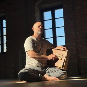 Magie der Shruti Box – Mantra, Kirtan & Obertöne
