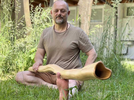 Didgeridoo-Spielen: Eine natürliche Lösung gegen Schnarchen und Schlafapnoe