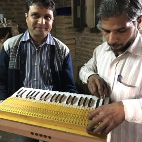 Was ist ein Harmonium? Herkunft, Aufbau und Funktionsweise