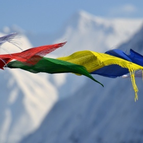 Tibetischen Gebetsfahnen –     Weltfrieden im Wind