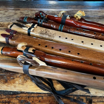 80 neue besonders schöne Gebetsflöten und Didgeridoo aus Privatsammlung