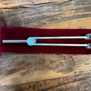 Stimmgabel | Tiefes OM gewichtet | made in Germany