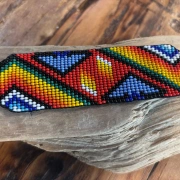 Ritualarmband aus Peru – handgewebt mit farbigen Glasperlen
