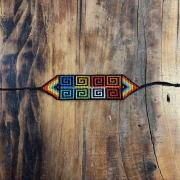 Ritualarmband aus Peru – handgewebt mit farbigen Glasperlen