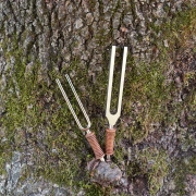 MEINL Stimmgabel aus Stahl | Mondknoten