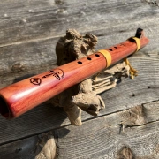 Condor Bassflöte in E-Moll von High Spirit | Aromatische Zeder |