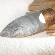 Obsidian Paleo Messer mit Hirschgeweih & Nussbaum-Endkappe am Griff (17 cm)