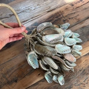 Rassel aus Abalone Muscheln