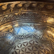 Tibetische Klangschale mit Blume des Lebens und Doppel-Vajra