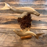 Skulptur aus Holz | 2 Buckelwale