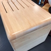 Schlitztrommel | Bass – F-Pentatonik | Ahorn | 10 Tonfelder | Klangliege