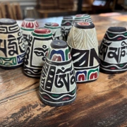 Räucherstäbli-Halter aus Stein – Nepal