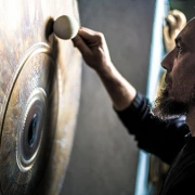 WOM KI Gong – Der Klang der inneren Weite | ø 120 cm