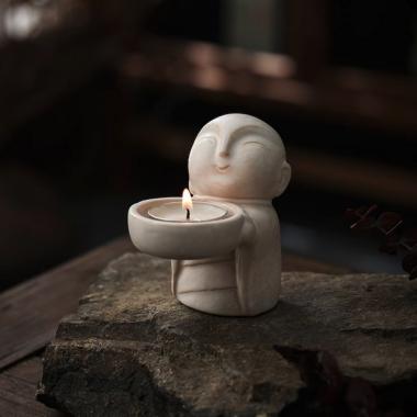 Figur | Zen-Mönch Kerzenhalter | Keramik weiss