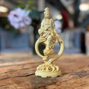 Kwan-Yin Göttinnenstatue aus Buchsbaumholz