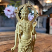 Handgeschnitzte Guan Yin Statue aus Buchsbaumholz