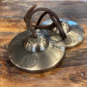 Tibetische Zimbeln mit Gravur