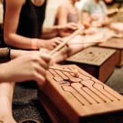 Schlitztommel | WoodPack | "Red Earth" | D Minor |  Tonfelder | Spieltrommel