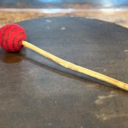 Motherdrum Filzball Trommelstock aus Naturholz