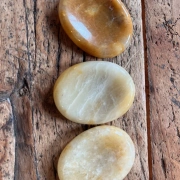 Sorgenstein • Daumenstein | Gelbe Jade