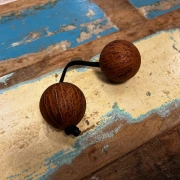 Thelevi Doppelball Rassel mit verstellbarer Schnurlängen