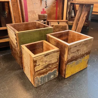 Würfel-Set aus Recyclingholz – handgefertigtes Unikat