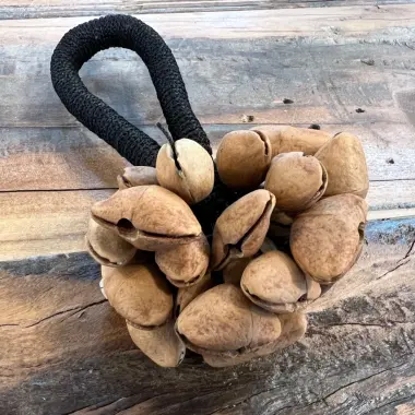 Kenari-Nuss Rassel – Handgefertigtes Naturinstrument