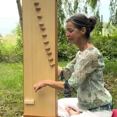 Master Monochord KOTAMO von feeltone mit Ständer und Tasche