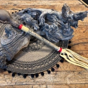 Rohhautrassel aus Bisonhaut