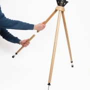 Atlas – der Handpanständer | Sitz-und Stehversion mit verstellbaren Beinen