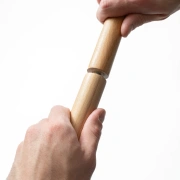 Atlas – der Handpanständer | Sitz-und Stehversion mit verstellbaren Beinen