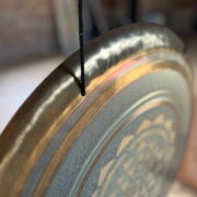 Wom VOX Gong | Handgefertigter Edelstahl-Gong | 60 cm