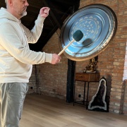 Wom VOX Gong | Handgefertigter Edelstahl-Gong | 50 cm