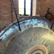 Wom VOX Gong | Handgefertigter Edelstahl-Gong | 40 cm
