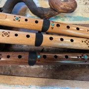 Die Sparrow Hawk Flöte in A-Moll | Spanische Zeder oder Walnuss | 48 cm