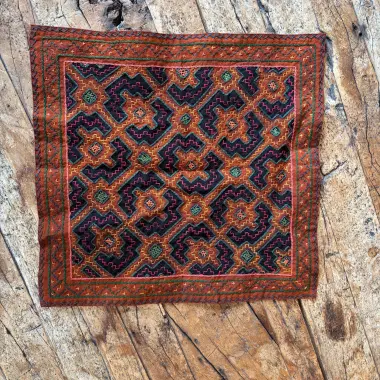 Shipibo Altar Tuch handbestickt | 33 x 33