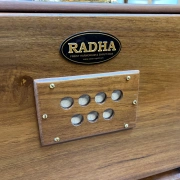 RADHA Shruti Box | Gross | Tonumfang C3–C4 wählbar in 440 Hz oder 432 Hz