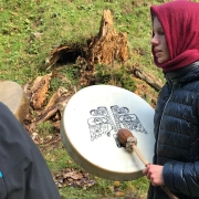 Krafttierfigur Bär – Handgeschnitzt aus massivem Vollholz