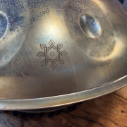 Handpan ShaktiPan | F#2 Nordlys | 15 Klangfelder – klar & schwebend