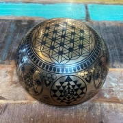 Klangschale mit Shri Yantra | ø 24 cm | Ton ~ E | Sonnenton ( ca. 160 Hz)