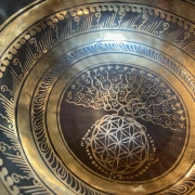 Klangschale mit Shri Yantra | ø 24.8 cm | Ton ~ C# | Merkur (ca. 139–141 Hz)