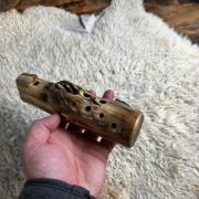 Okarina aus Wurzelstück | F in 432 Hz | Pentatonische Stimmung | ca. 18 cm